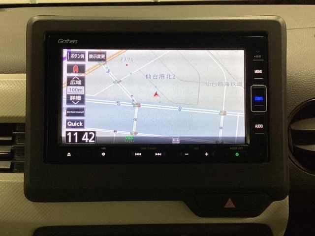 ナビゲーションはフルセグTV、インターナビ対応のGathers純正メモリーナビを搭載しています。Bluetoothオーディオ機能がありますので、スマートフォンなどの音楽も再生できます。