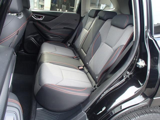 一般保証期間（3年/6万km）を過ぎた車には、消耗品のフレッシュアップを行います。エンジンオイルやオイルエレメント、ワイパーブレードゴムなど14項目をフレッシュチューニング。快適な状態でお乗りいただけます。