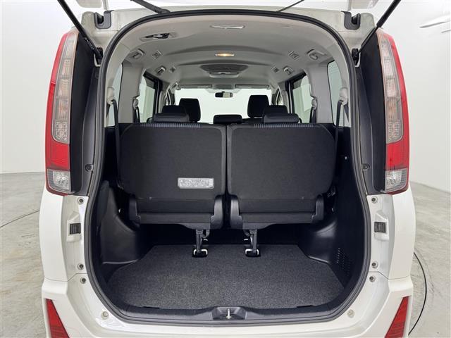 【トランク】積み込みやすくて、たっぷり積める荷室です。シートアレンジできるものは、乗車人数と荷物の量や大きさによってシートを動かすことができるので、より快適なドライブが可能です！