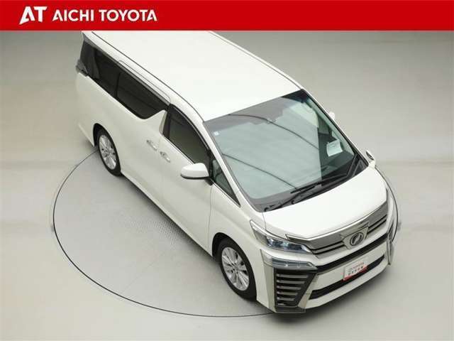 両側パワースライドドア付きだから、狭い駐車スペースなどでの乗り降りラクラク♪小さなお子さまのいるご家庭には嬉しい装備です。