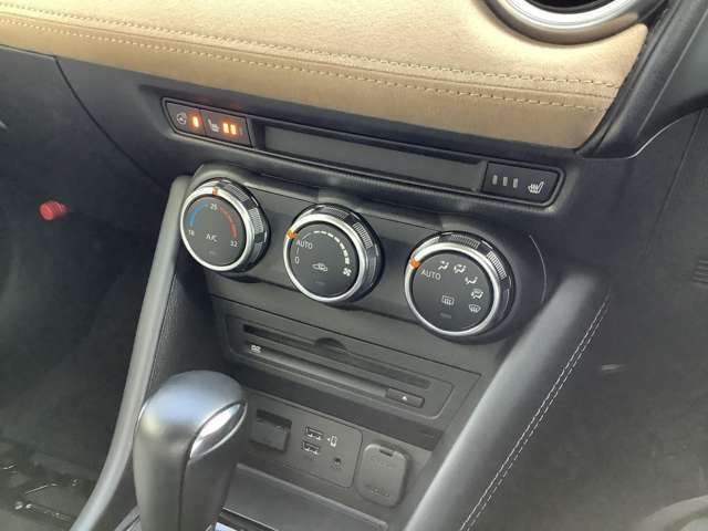 シートヒーター・ハンドルヒーター・オートエアコン！
