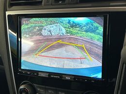 【バックカメラ】駐車時に後方がリアルタイム映像で確認できます。大型商業施設や立体駐車場での駐車時や、夜間のバック時に大活躍！運転スキルに関わらず、今や必須となった装備のひとつです！