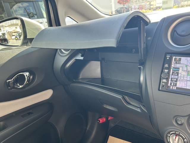 収納もバッチリ！小物が散乱しがちな車内もスッキリさせる事ができますね♪