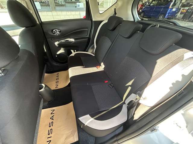 後席シートも綺麗です！広々快適に過ごせます！