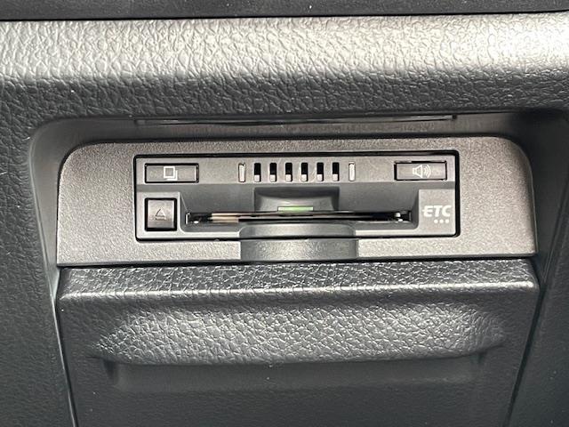 車両販売と整備・保証・クリーニングなどのサービスを自由にお選び頂けます。その上お値打ちなおクルマばかりです。サービスは必要な分だけお選び下さい。
