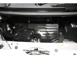 エンジンルームはクリーニングを実施しております。