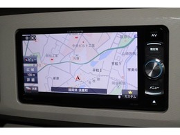 ナビを装備！　施設名などから、すぐに最適ルートを検索します。（機種によりナビやコネクトサービス等ご利用の際は、別途契約が必要となる場合があります）