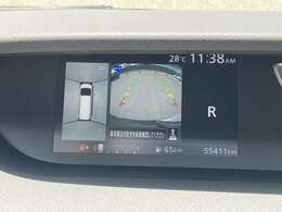 インテリジェント アラウンドビューモニター（移動物 検知機能付）空から見下ろしているかのような映像をディスプレイに映し出し、スムースな駐車をサポートします。