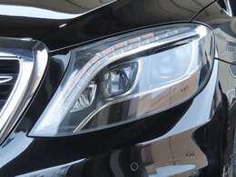 ●ファーストクラスパッケージ（新車時オプション￥583000）●　・左右独立シート（後席）・格納式テーブル（後席左右）・クーリングボックス