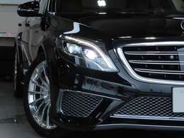 当時の価格は￥3297万、ちなみにS550は￥1638万、S63が￥2483万、マイバッハS600が￥2626万という価格設定で、S65がいかに特別であり、スペシャルな位置づけとして君臨しております。
