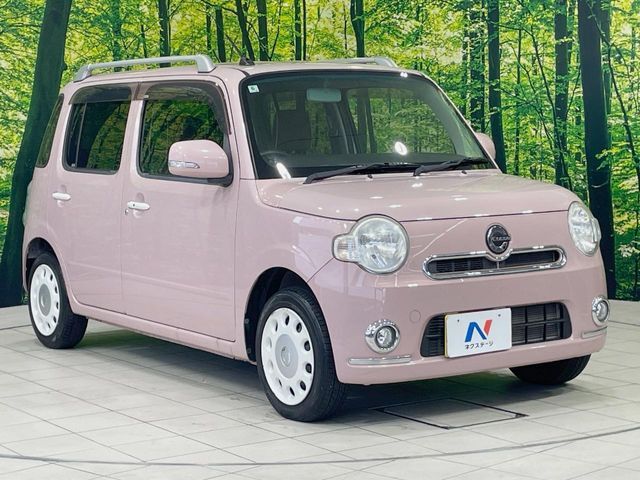 高透明度のガラス皮膜で撥水はもちろん、上質なツヤ・光沢を実現。紫外線や酸性雨から大切な愛車を保護し、色あせ・劣化を防止。「弾スプラッシュコート」、「弾プリミッサコート」からお選びいただけます。