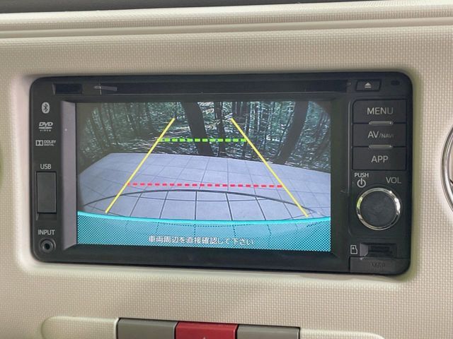 【バックカメラ】駐車時に後方がリアルタイム映像で確認できます。大型商業施設や立体駐車場での駐車時や、夜間のバック時に大活躍！運転スキルに関わらず、今や必須となった装備のひとつです！