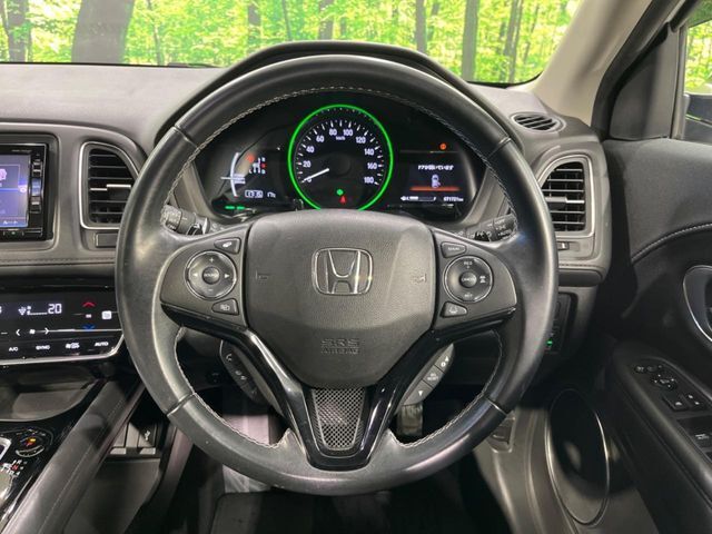 【ステアリングスイッチ】運転中、前方から目線をそらすことなく、オーディオ等の操作が可能な便利機能！安心＆快適なドライブを演出してくれます♪