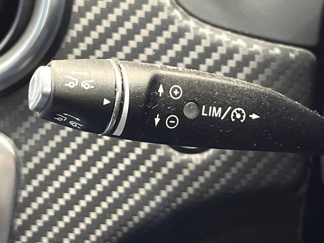 ●レーダークルーズコントロール：前の車との車間距離を一定にとりつつ、一定速度で自動走行してくれる次世代のクルーズコントロール！主に高速道路や自動車専用道路で使用する便利な機能です！
