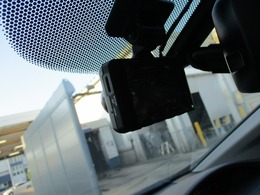 最後の目撃者となりうるドライブレコーダー搭載。