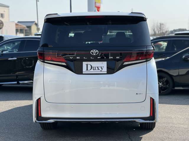 様々なオプションをご用意しております！車庫調・リフトアップ・タイヤ変更・アルミホイール変更など可能となっております！もちろん。アライメント調整も行えますので、合わせてご依頼くださいませ！ご相談ください