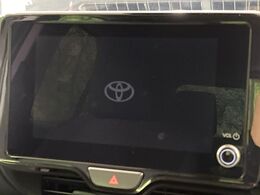 【8インチ　ディスプレイオーディオ】大画面のディスプレイはAppleCarPlayやAndroidAutoが利用可能。大きな画面でスマホナビアプリ等が利用いただけます♪