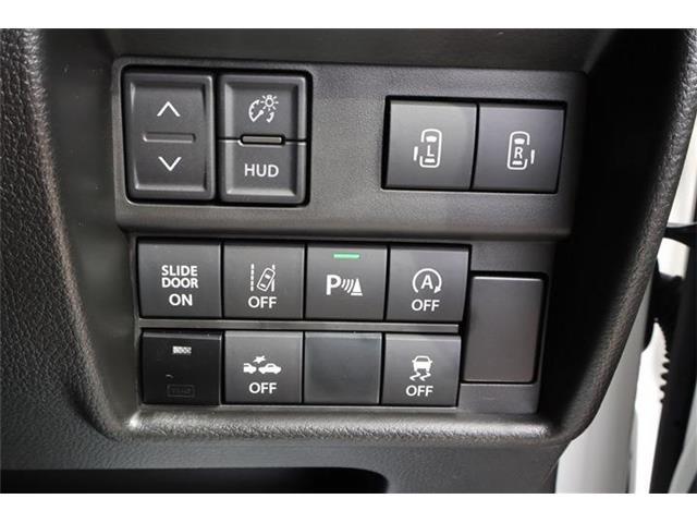 パーキングセンサー付で、車庫入れも駐車もラクラクです。