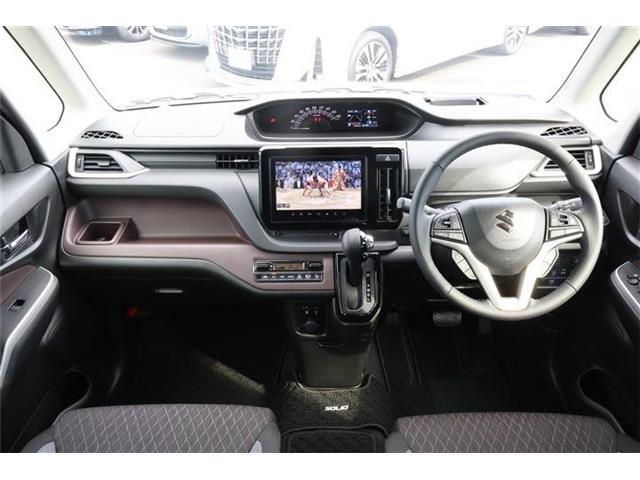 前席全体　目線も高く広い視界で安心して運転することができますね！