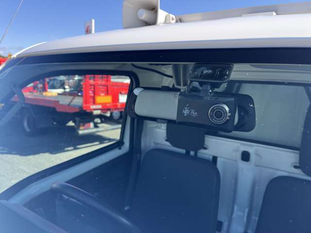 ドライブレコーダー完備！！もしもの事故にも安心です☆