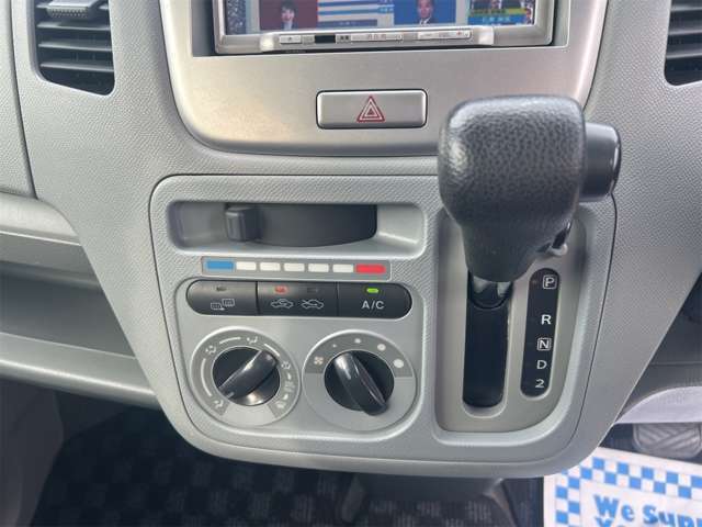 ★全車徹底クリーニング★車内はもちろんエンジンルームまで徹底して清掃！お客様の厳しい目で隅々までチェックしてください