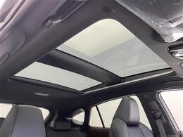 【　サンルーフ　】解放感溢れるサンルーフ♪車内には爽やかな風や太陽の穏やかな光が差し込みます♪SR/ムーンルーフ/パノラマルーフ