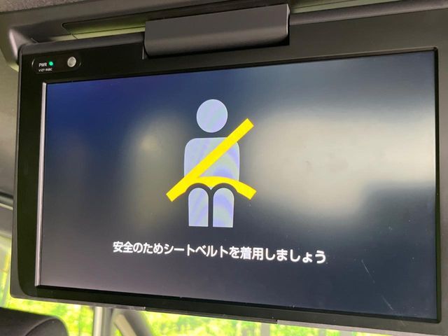 【フリップダウンモニター】大画面モニターで後席でもエンタメをお楽しみいただけます。小さなお子様にも大人気の装備です♪