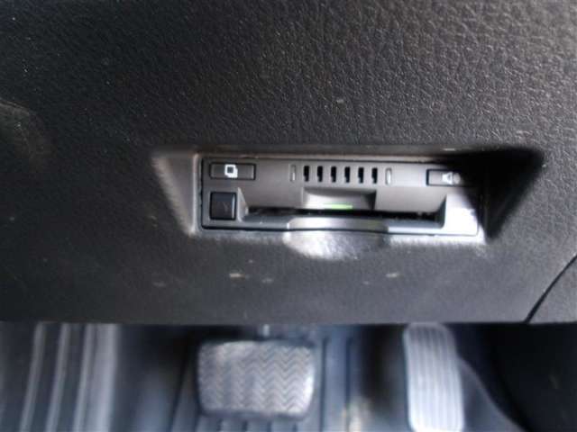 高速走行もスムーズにお支払いが可能な【ETC】ご納車までにセットアップを行い、ご納車時にはご利用いただけるようにいたします。
