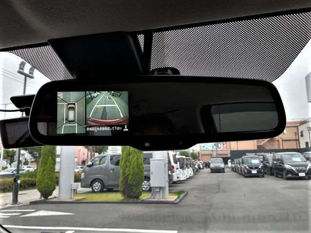 アラウンドビューモニターはミラーに写ります。
