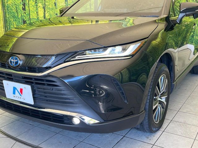 【LEDヘッドライト】悪天候や夜間走行時も良好な視界を確保し安心して運転できる高輝度LEDヘッドライトを装備！点灯速度が早く、消費電力も抑えられています。