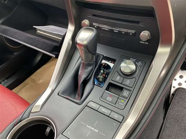 シフトレバー周辺のお写真です。