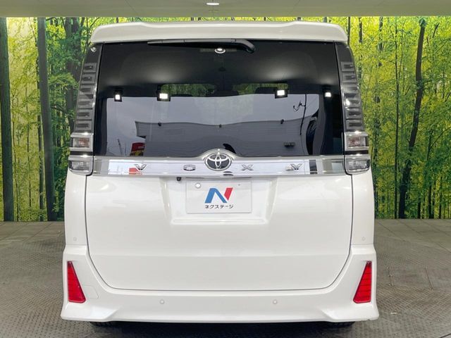 安心の最長10年・走行無制限保証（有償）をご用意。保証内容も充実はもちろん、無料点検＆オイル交換や、年中無休の全国・24時間ロードサービスも付帯されておりますのでご安心下さい。