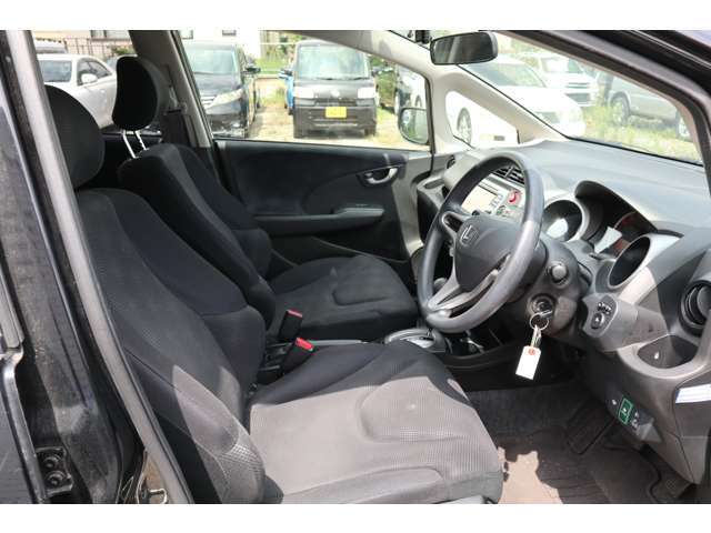 ●中古タイヤホイール4本セット2万円●普通車TベルトWポンプ交換7万円●新品HID2万円●下廻り防錆1.8万円●新品エンジンスターター3万円●新品ETCセットアップコミ1.8万円●全て部品代・工賃コミ