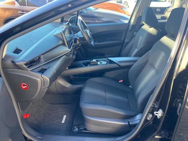 助手席も乗り降りが 楽々！