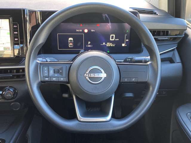 ハンドルスイッチ装備でオーディオのボリューム等の操作が可能です