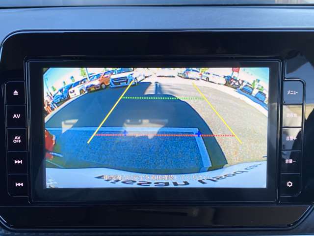 バックカメラも装備！後方の映像をモニターに表示しパーキングもサポートします！