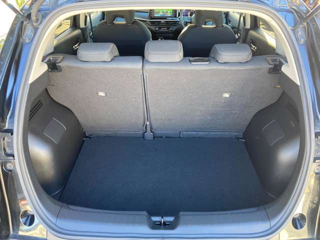 通常にシートを使用している時のトランクのスペースです