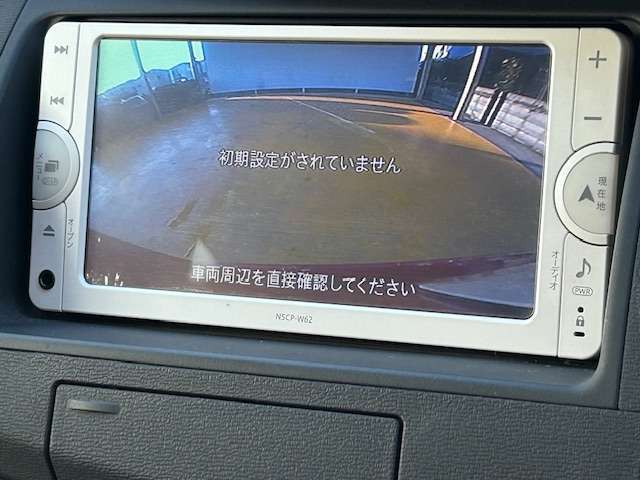 バックカメラがついて後方確認が簡単にできます！苦手としている車庫入れ等も安心して出来ますね！凄く需要の高い装備ですので、最初から付いていれば言う事なしですよね！？