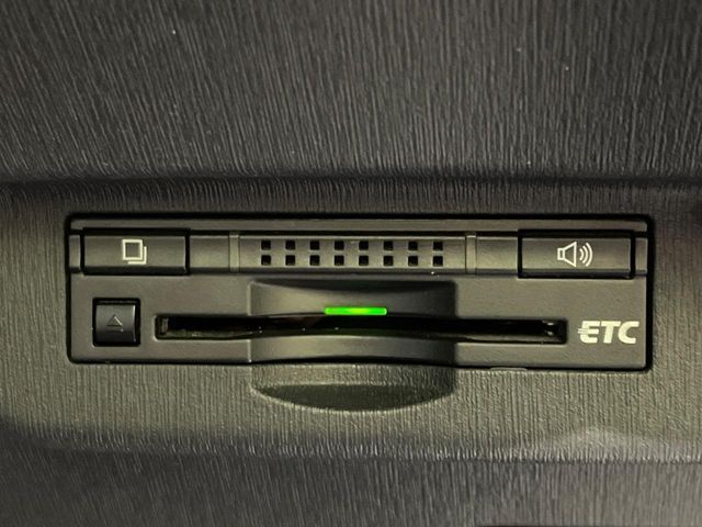 【ETC】高速道路の料金所をストレスなく通過！話題のスポットやサービスエリアに多い「スマートIC」利用時は必須のアイテムです。当店でセットアップを実施、ご納車当日からすぐにご利用いただけます！