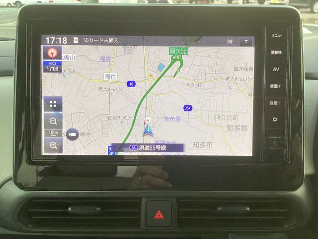 純正ナビゲーションです☆ワイドで明るい液晶画面、簡単な操作方法、多機能ナビゲーション。知らない街でも安心です。