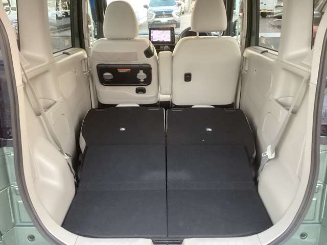 乗る人数や積む荷物に合わせて多彩なシートアレンジが可能です！