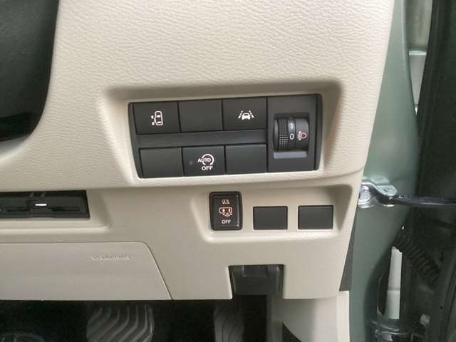 車線逸脱警報システムや車線逸脱防止支援機能をはじめとする安全装備や快適装備が充実しています♪