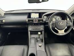 【インパネ全体】全方位で視界が広く、高い目線で運転もしやすいです！