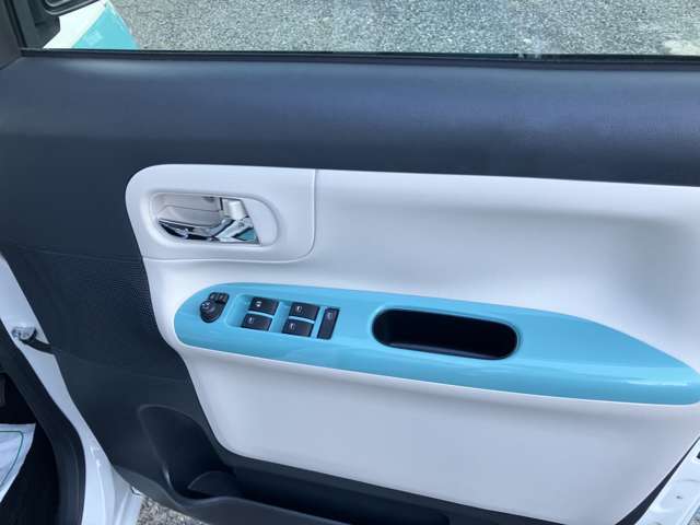 安心して中古車をお買い求めいただける様、当社は第三者機関のプロの鑑定士による、内外装、機関クオリティのチェックを受けることが出来る加盟店です。