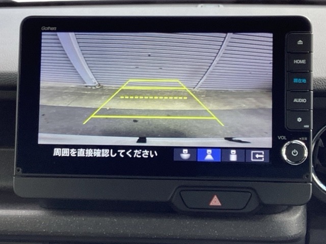 バックカメラも装備しております。車庫入れの苦手なお客様も安心！重宝してくれます！