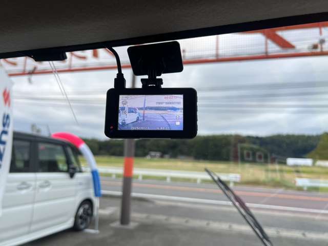☆事故や煽り運転などもしもの時にあったら安心のドライブレコーダーです☆