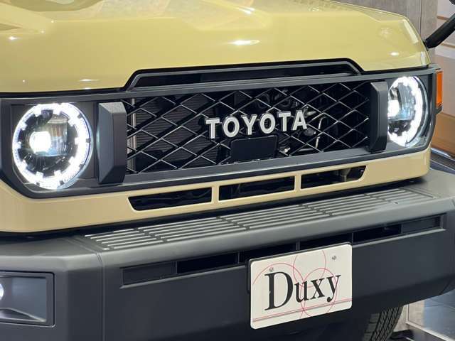 迫力のフロントフェイス☆彡皆様のセンスで素敵なお車に仕上げてください☆彡　私たちはドレスアップ、カスタムのお手伝いをさせて頂きます。　じっくりしっかりご意見を伺いながら素敵なお車に仕上げて参ります☆彡