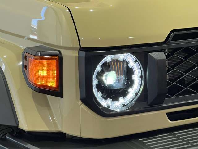 【Bi-Beam　LEDヘッドランプ＋LEDクリアランスランプ】1灯の光源でロービームとハイビームが切り替えできるBi-BeamLEDを採用しています。先進的です！岐阜県可児市下恵土字広瀬5864-1