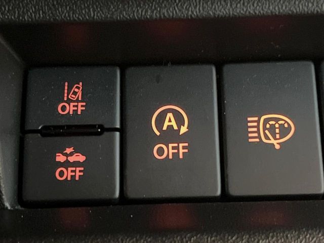 【スズキ　セーフティサポート】走行中に前方の車両等を認識し、衝突しそうな時は警報とブレーキで衝突回避と被害軽減をアシスト。より安全にドライブをお楽しみいただけます。