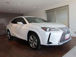 広々とした車内空間に優れた燃費性能。更にデザインも上質で人気のお車です！